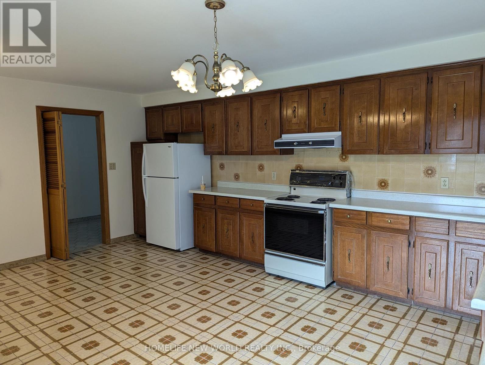 Photo 18 of 65 Lambeth Square, Toronto ON