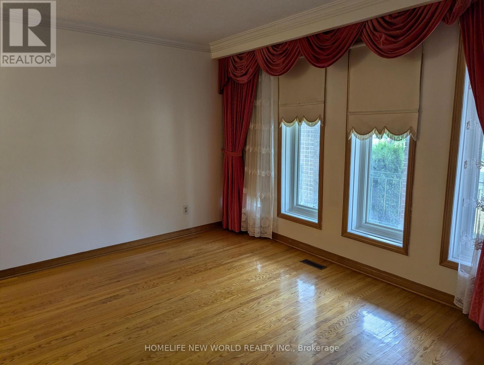 Photo 26 of 65 Lambeth Square, Toronto ON