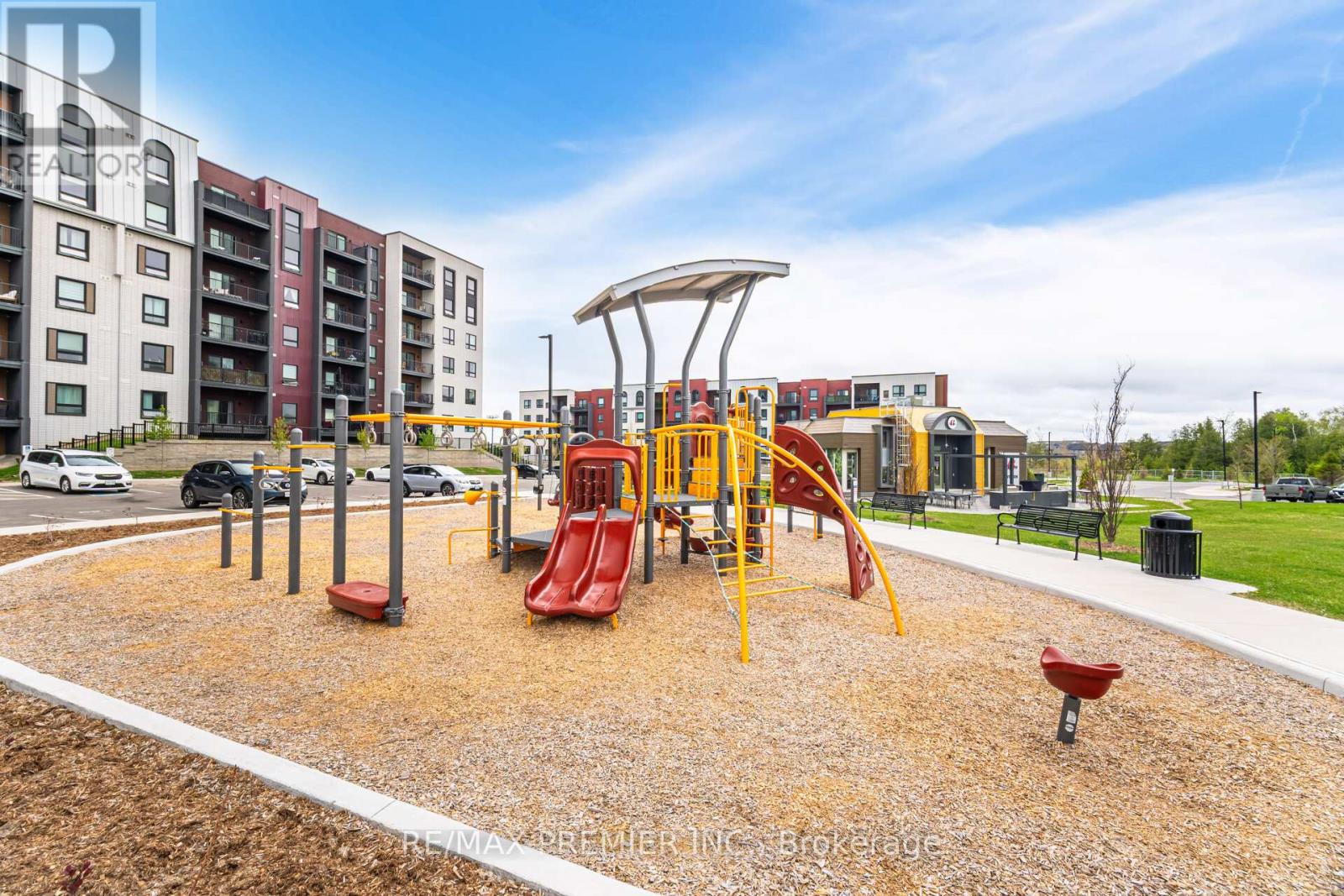 Photo 30 of 308 6 Spice Way, Barrie ON