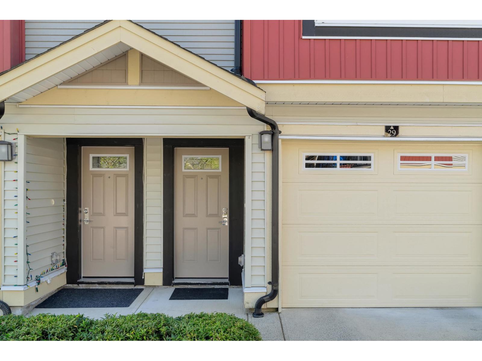 Photo 2 of 29 13886 62 Avenue, Surrey BC