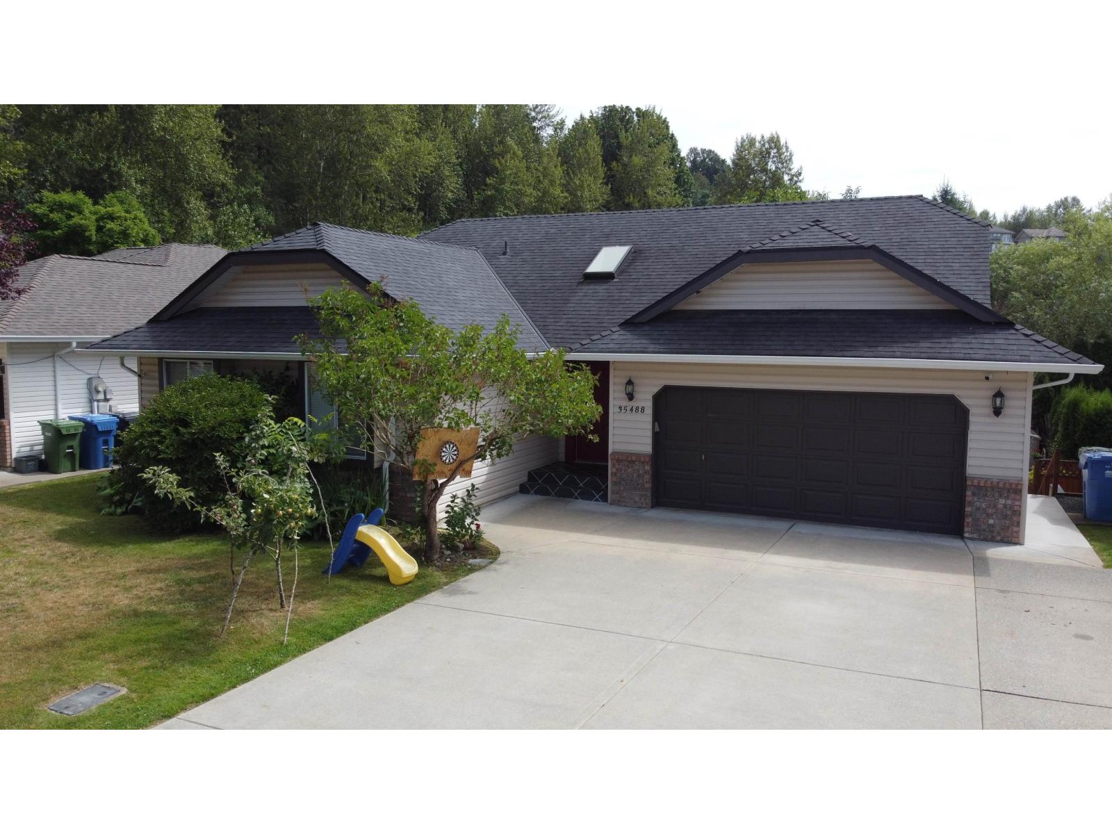 Photo 1 of 35488 Lethbridge Drive, Abbotsford BC