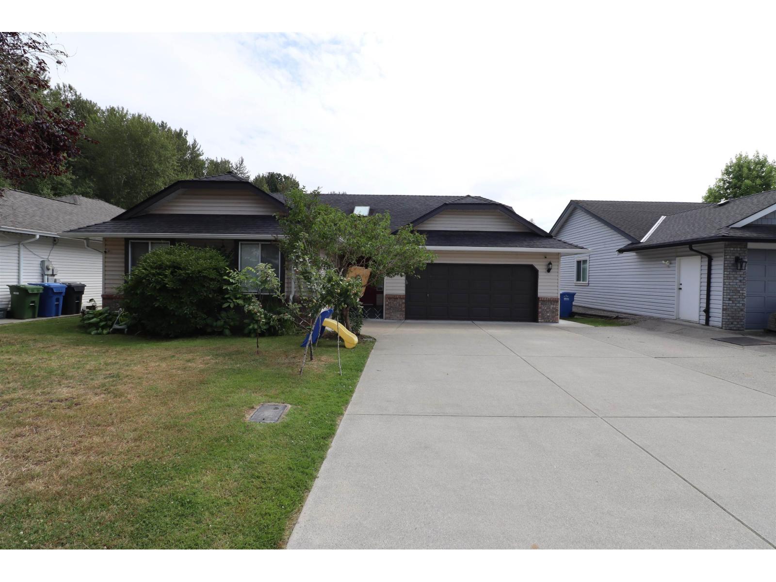 Photo 2 of 35488 Lethbridge Drive, Abbotsford BC