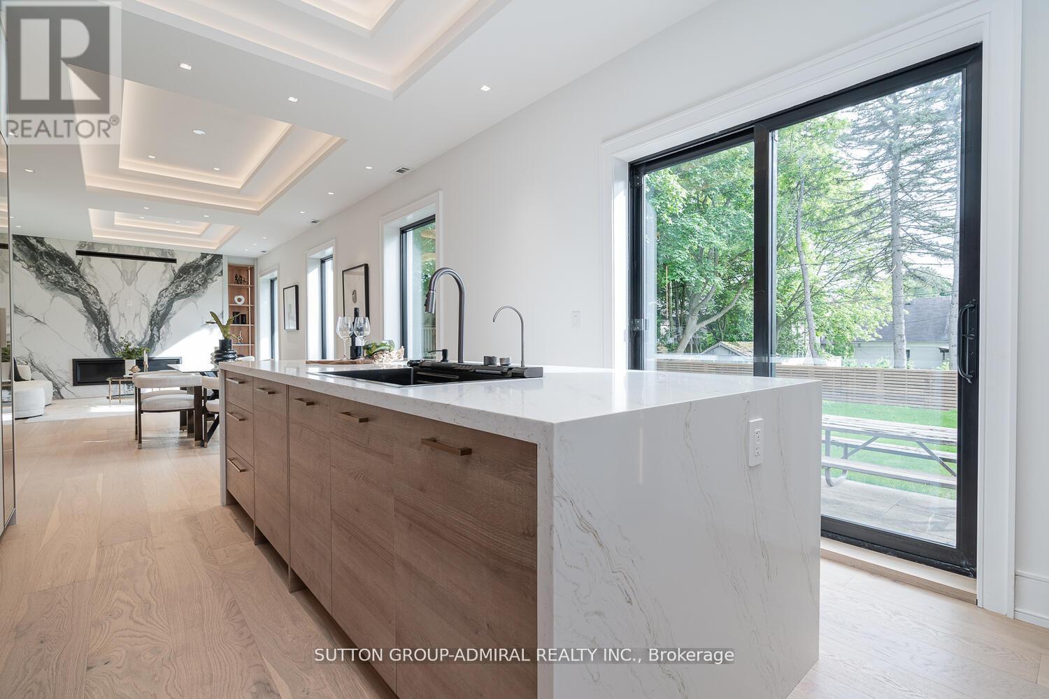 Photo 16 of 98 Babcombe Drive, Markham ON