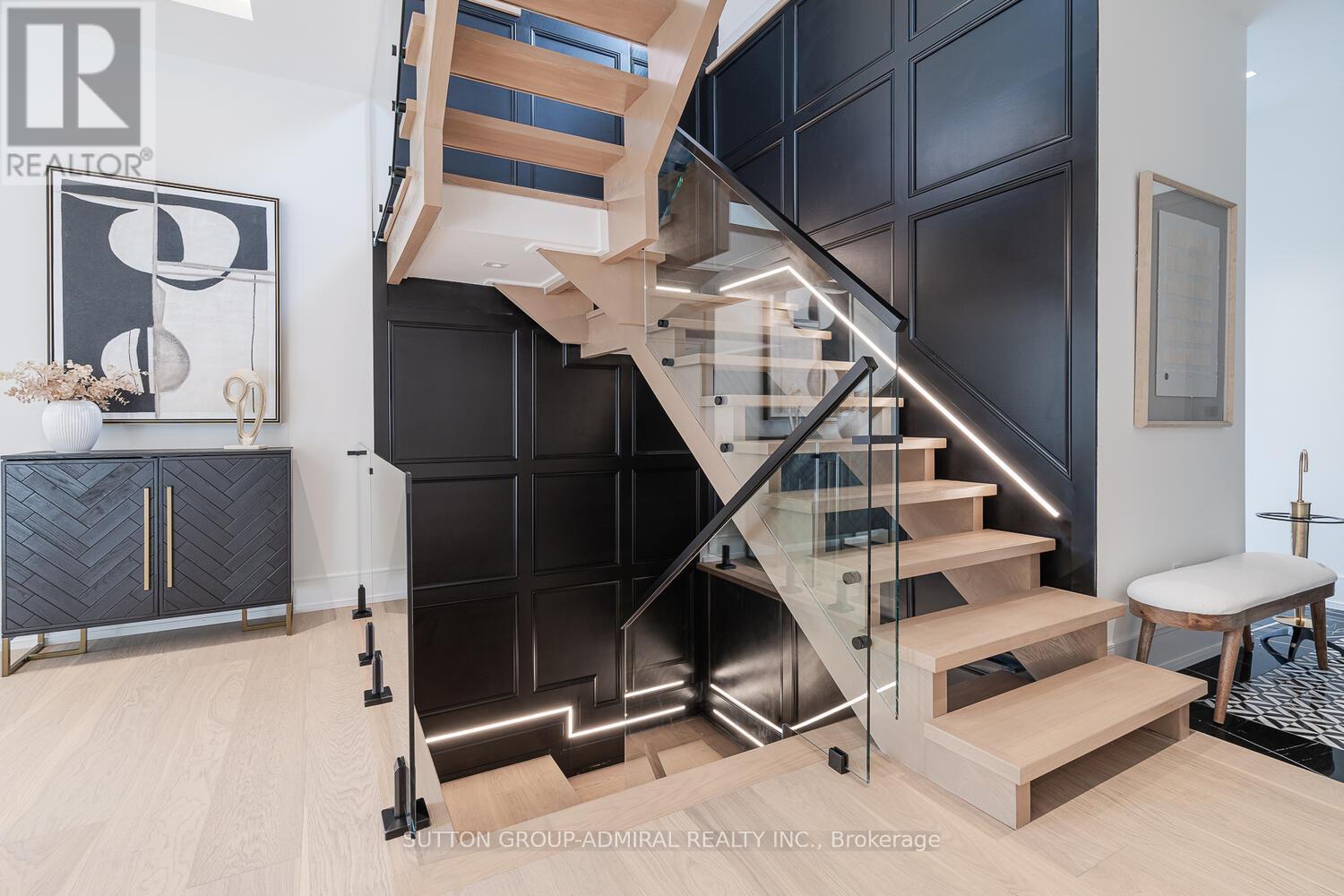 Photo 6 of 98 Babcombe Drive, Markham ON