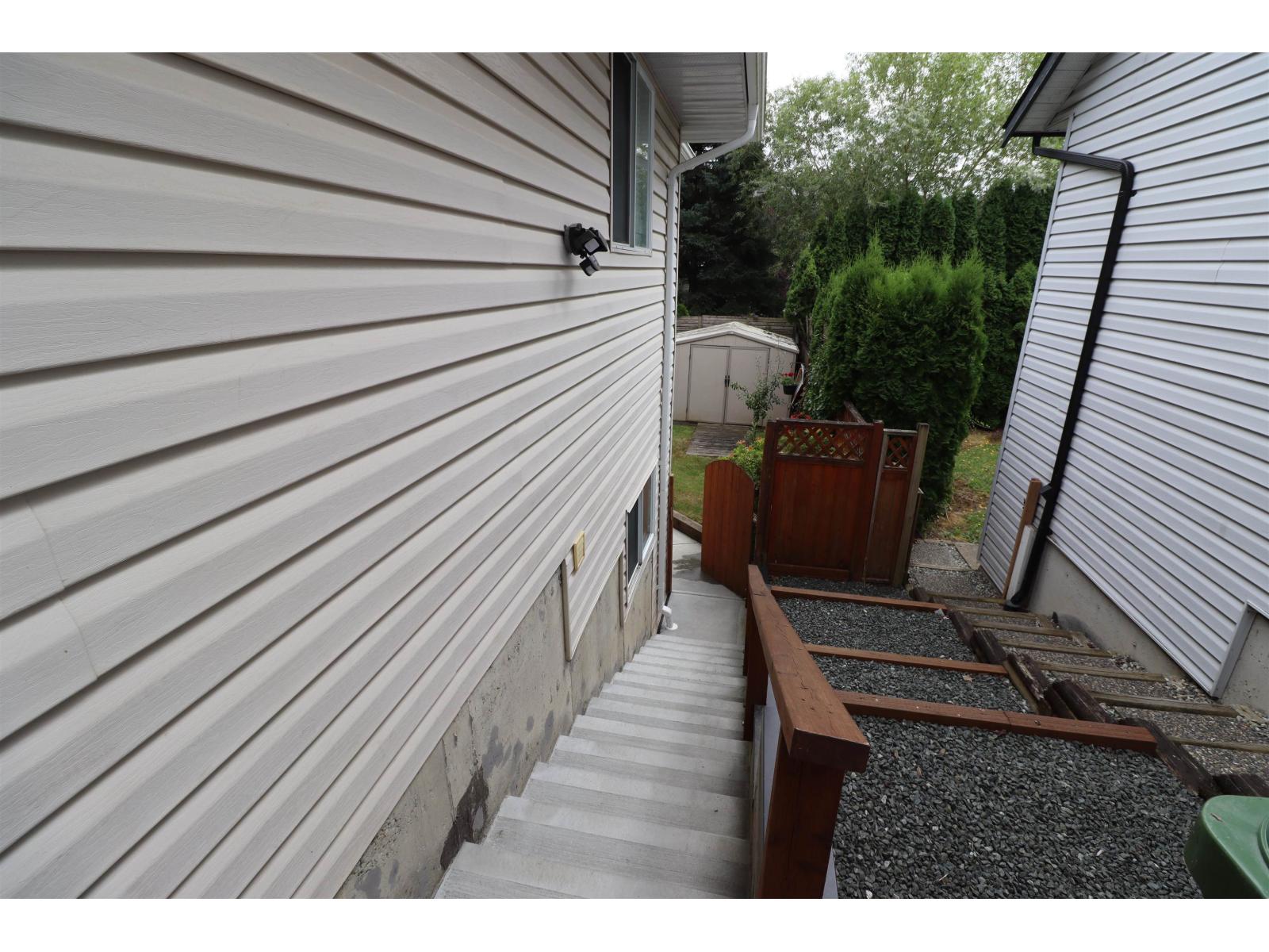 Photo 11 of 35488 Lethbridge Drive, Abbotsford BC