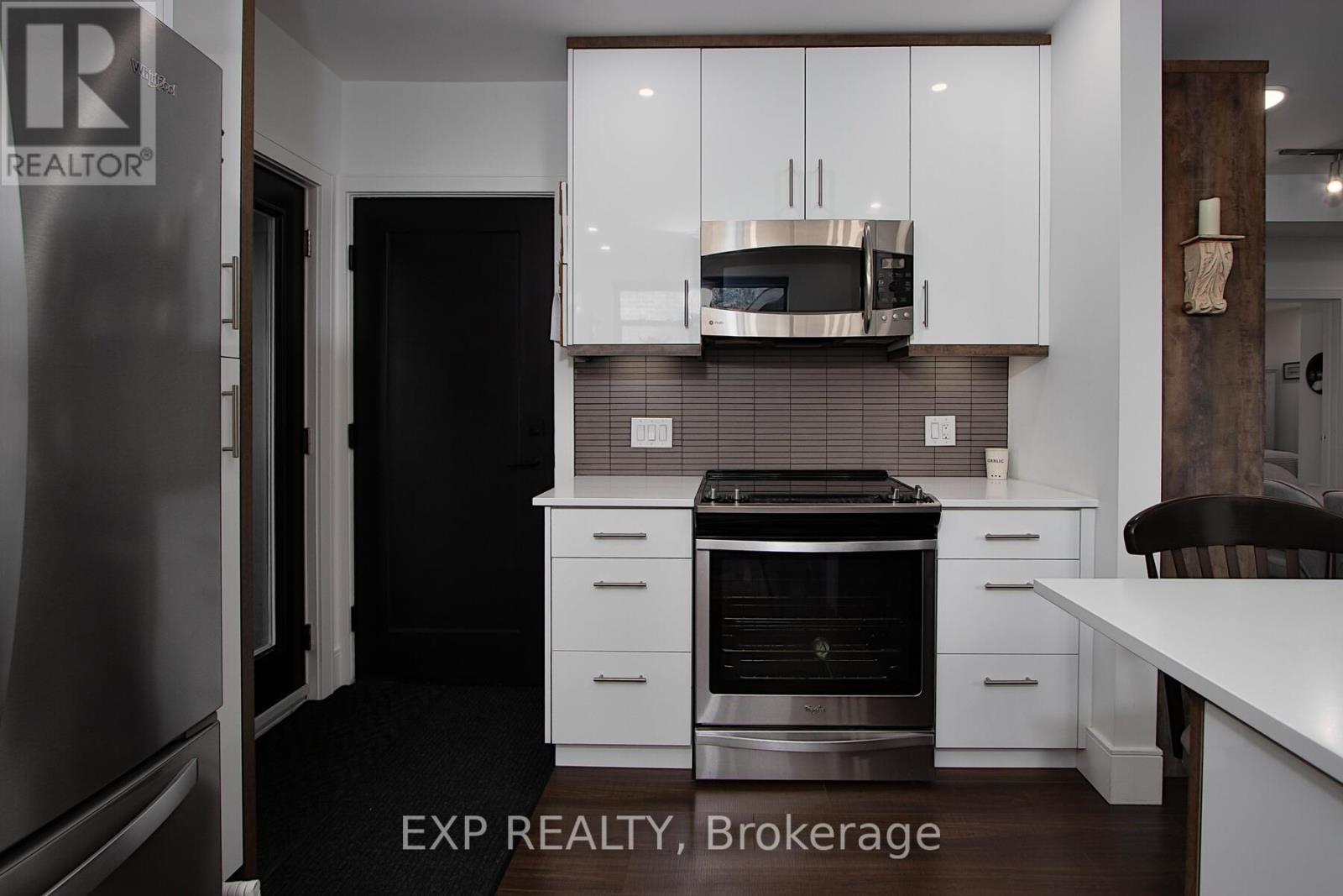 Photo 10 of Unit 4 130 Windsor Crescent, London South ON