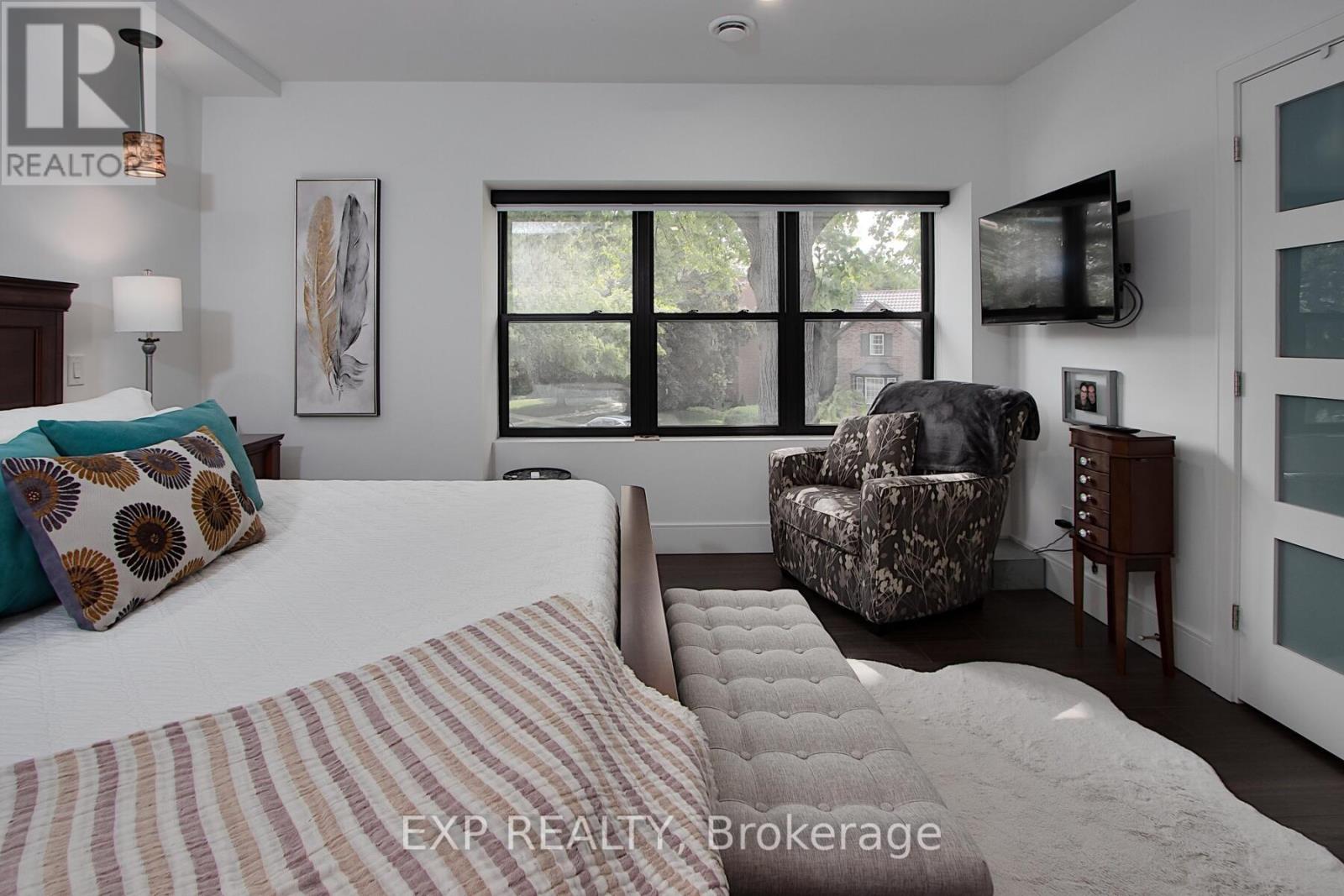 Photo 17 of Unit 4 130 Windsor Crescent, London South ON