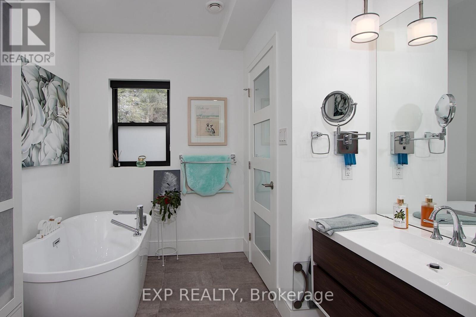 Photo 22 of Unit 4 130 Windsor Crescent, London South ON