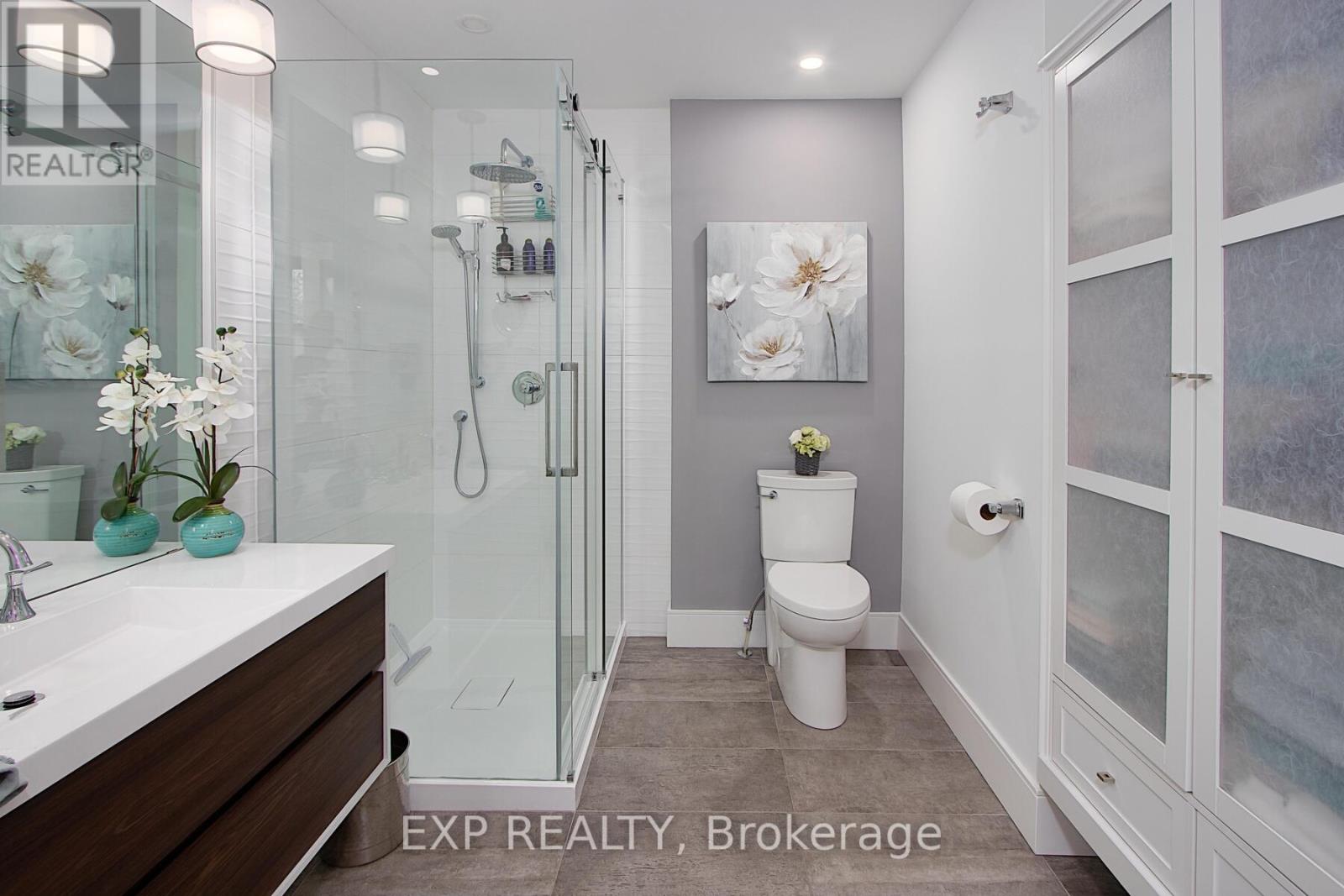 Photo 23 of Unit 4 130 Windsor Crescent, London South ON