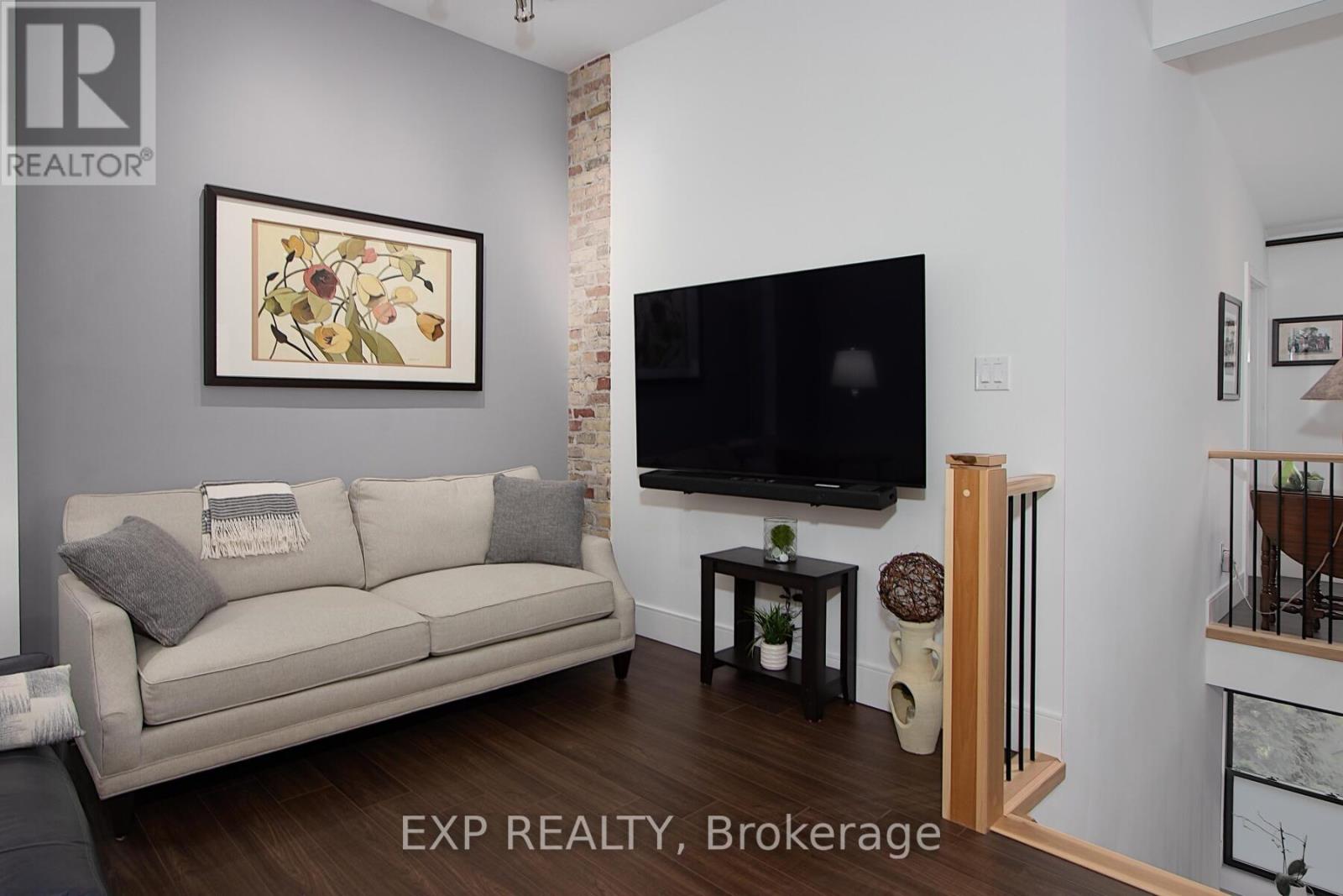 Photo 29 of Unit 4 130 Windsor Crescent, London South ON