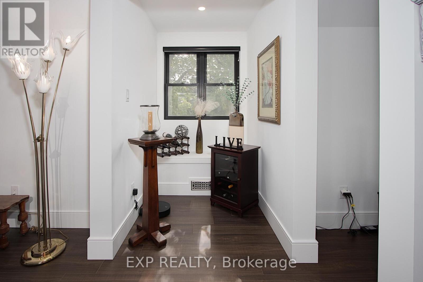 Photo 30 of Unit 4 130 Windsor Crescent, London South ON
