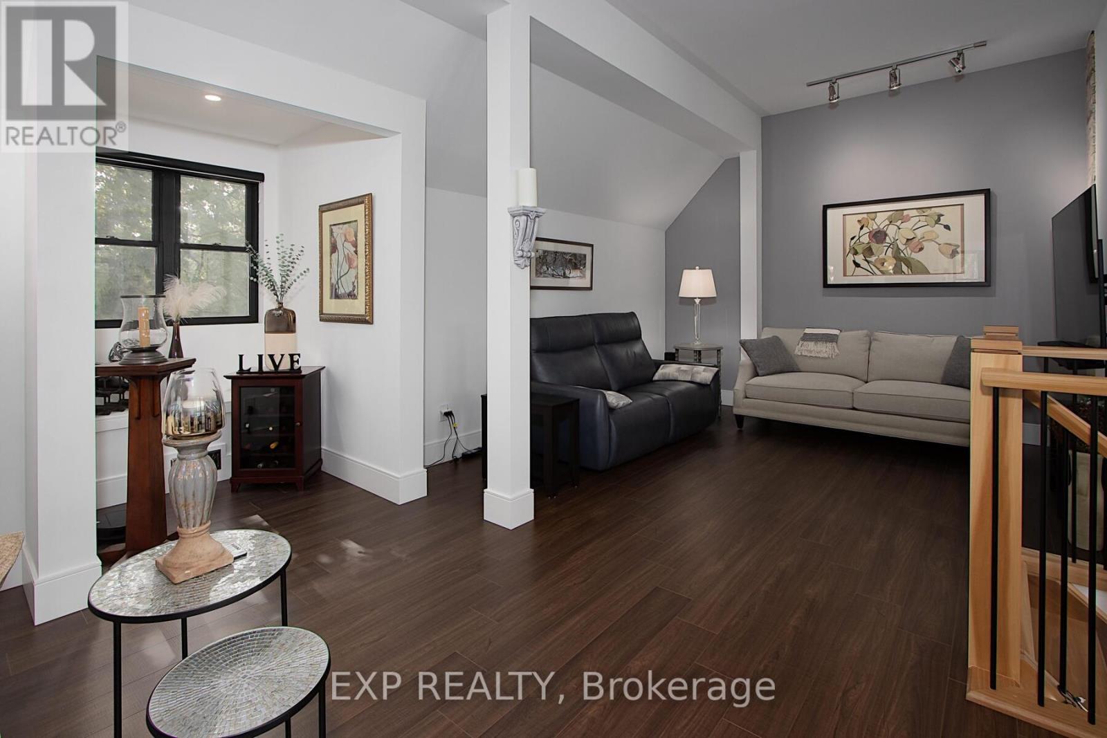 Photo 33 of Unit 4 130 Windsor Crescent, London South ON