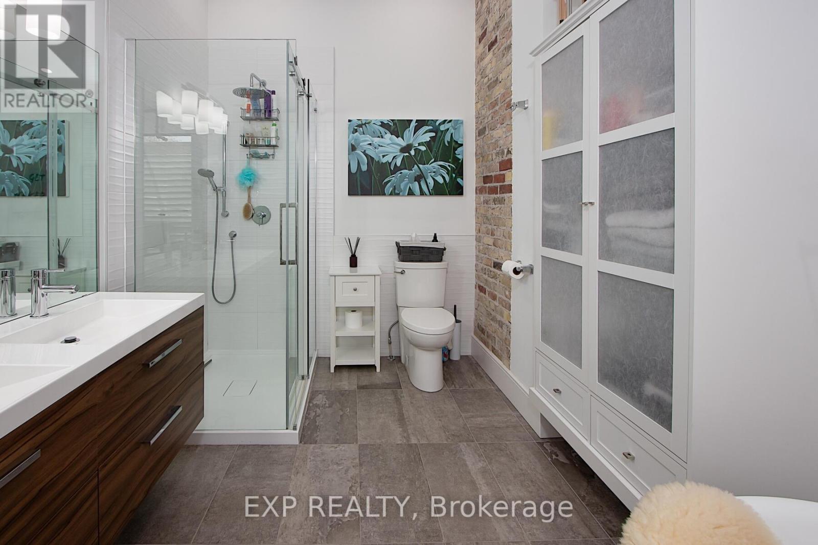 Photo 35 of Unit 4 130 Windsor Crescent, London South ON