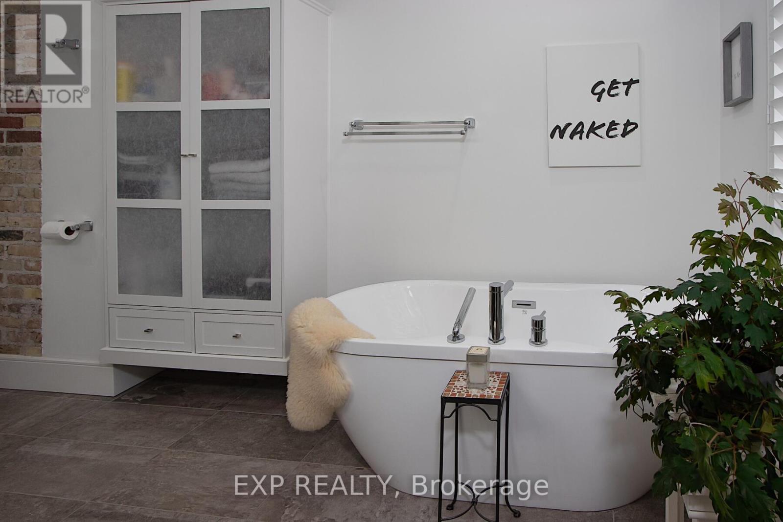 Photo 36 of Unit 4 130 Windsor Crescent, London South ON