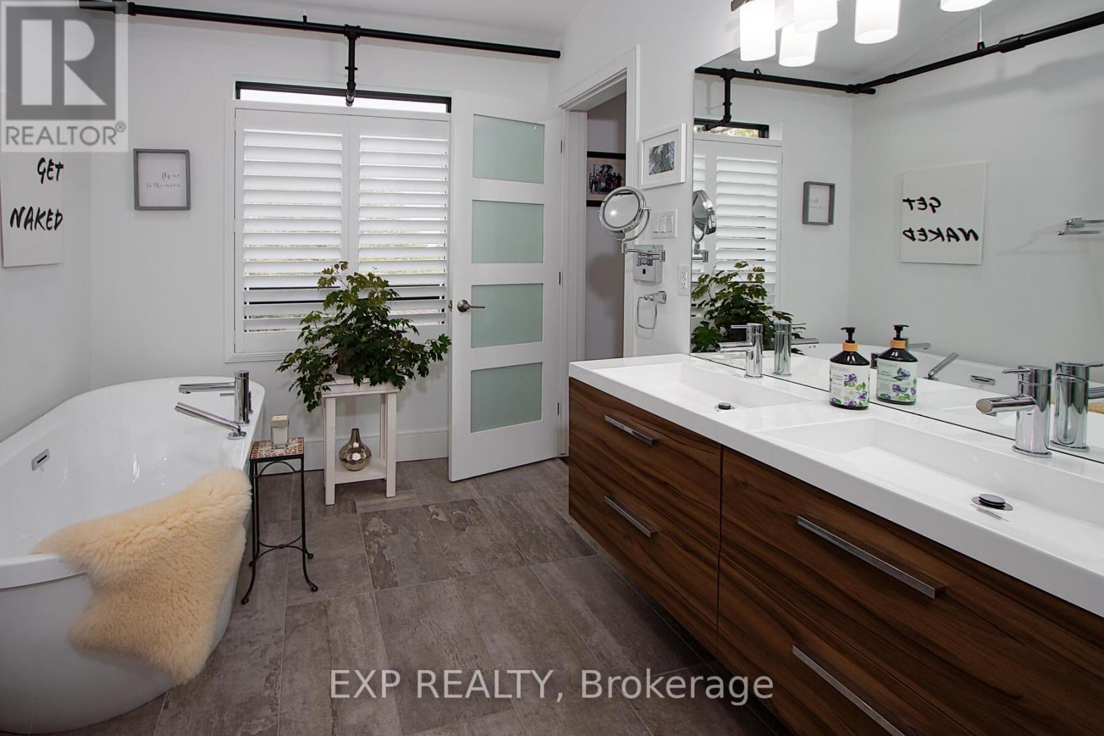 Photo 37 of Unit 4 130 Windsor Crescent, London South ON