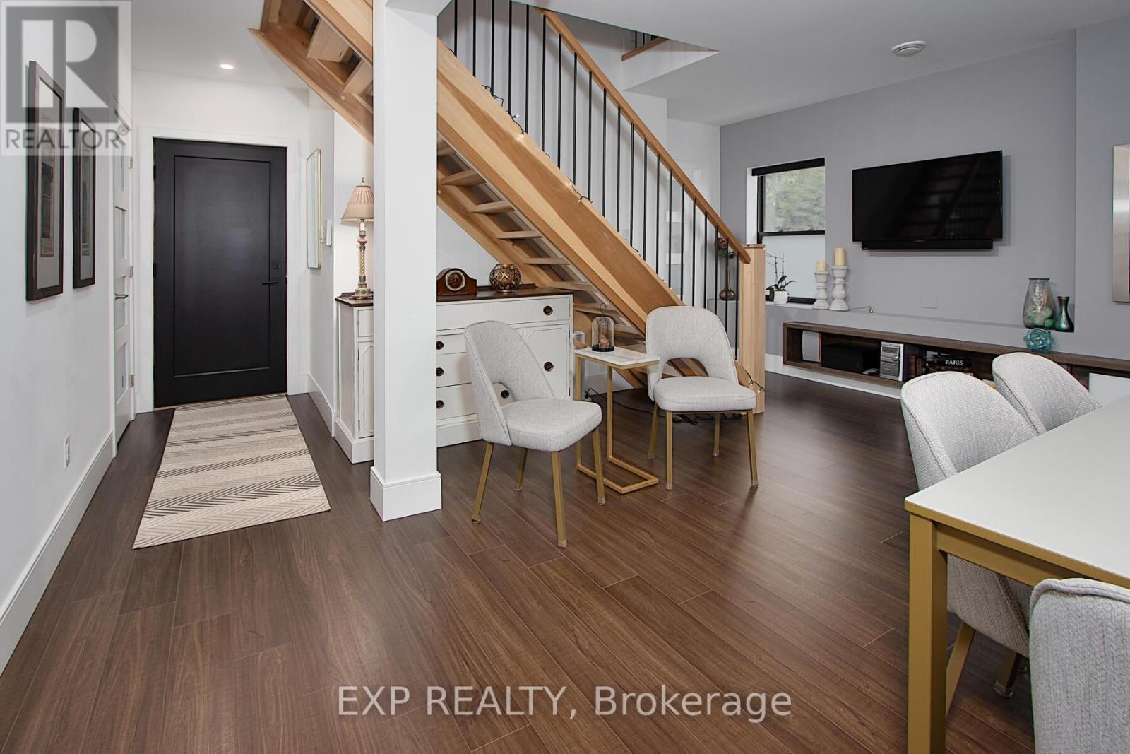 Photo 5 of Unit 4 130 Windsor Crescent, London South ON