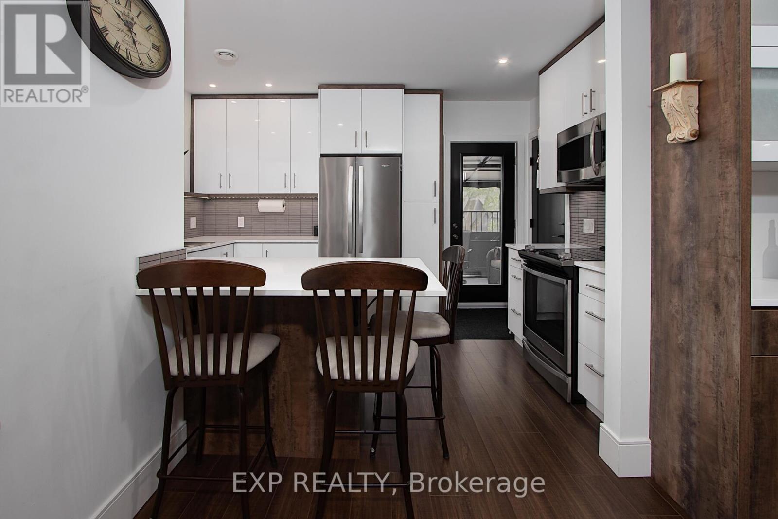 Photo 8 of Unit 4 130 Windsor Crescent, London South ON