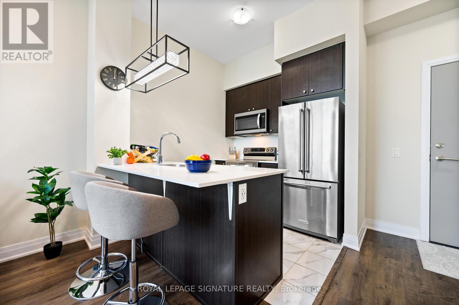 Photo 21 of 629 16 Concord Place, Grimsby ON