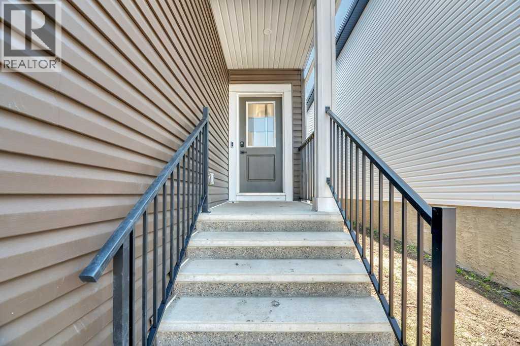 Photo 3 of 75 Amblehurst Link Nw, Calgary AB