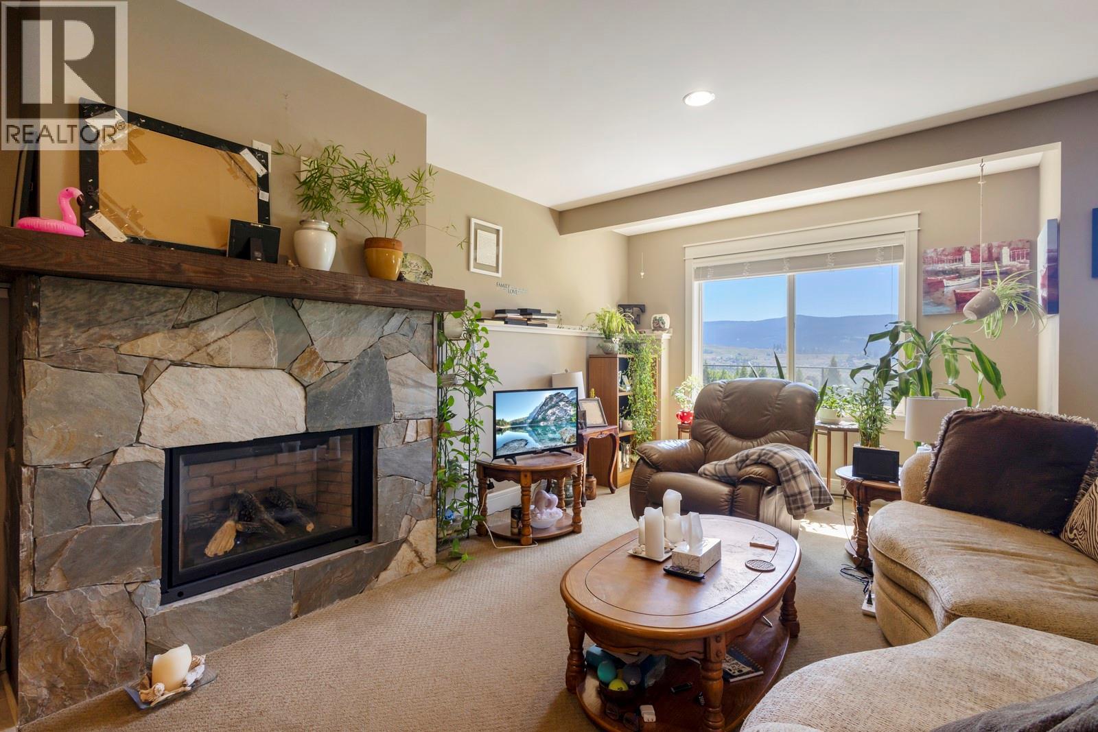  1205 Loseth Drive, Kelowna