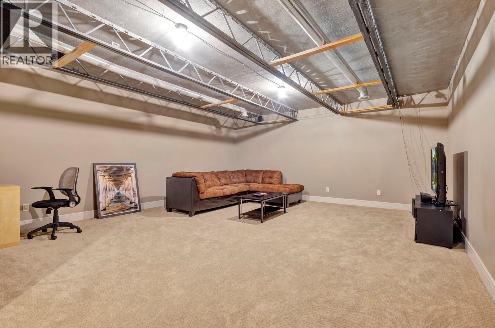  1205 Loseth Drive, Kelowna