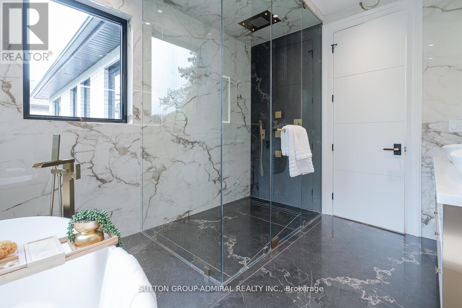 Photo 28 of 98 Babcombe Drive, Markham ON