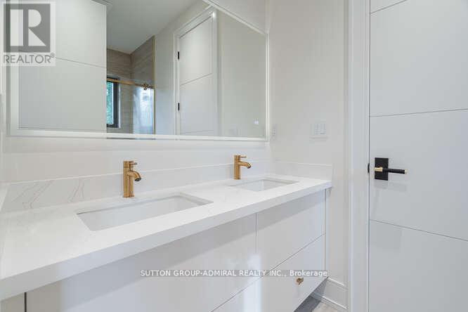 Photo 31 of 98 Babcombe Drive, Markham ON
