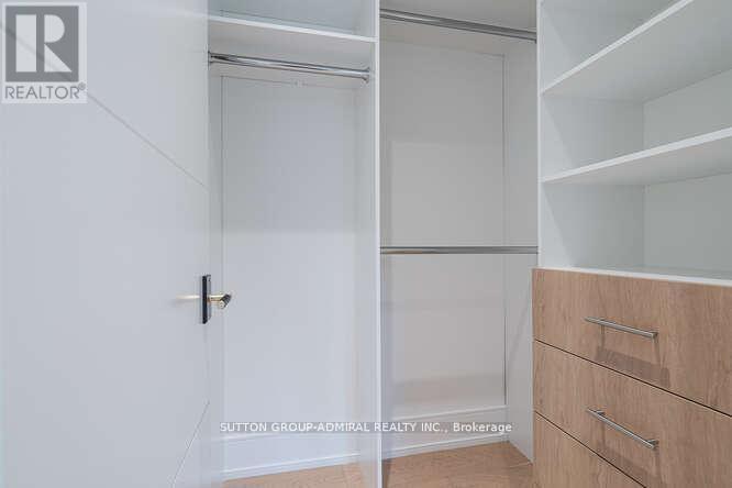 Photo 32 of 98 Babcombe Drive, Markham ON