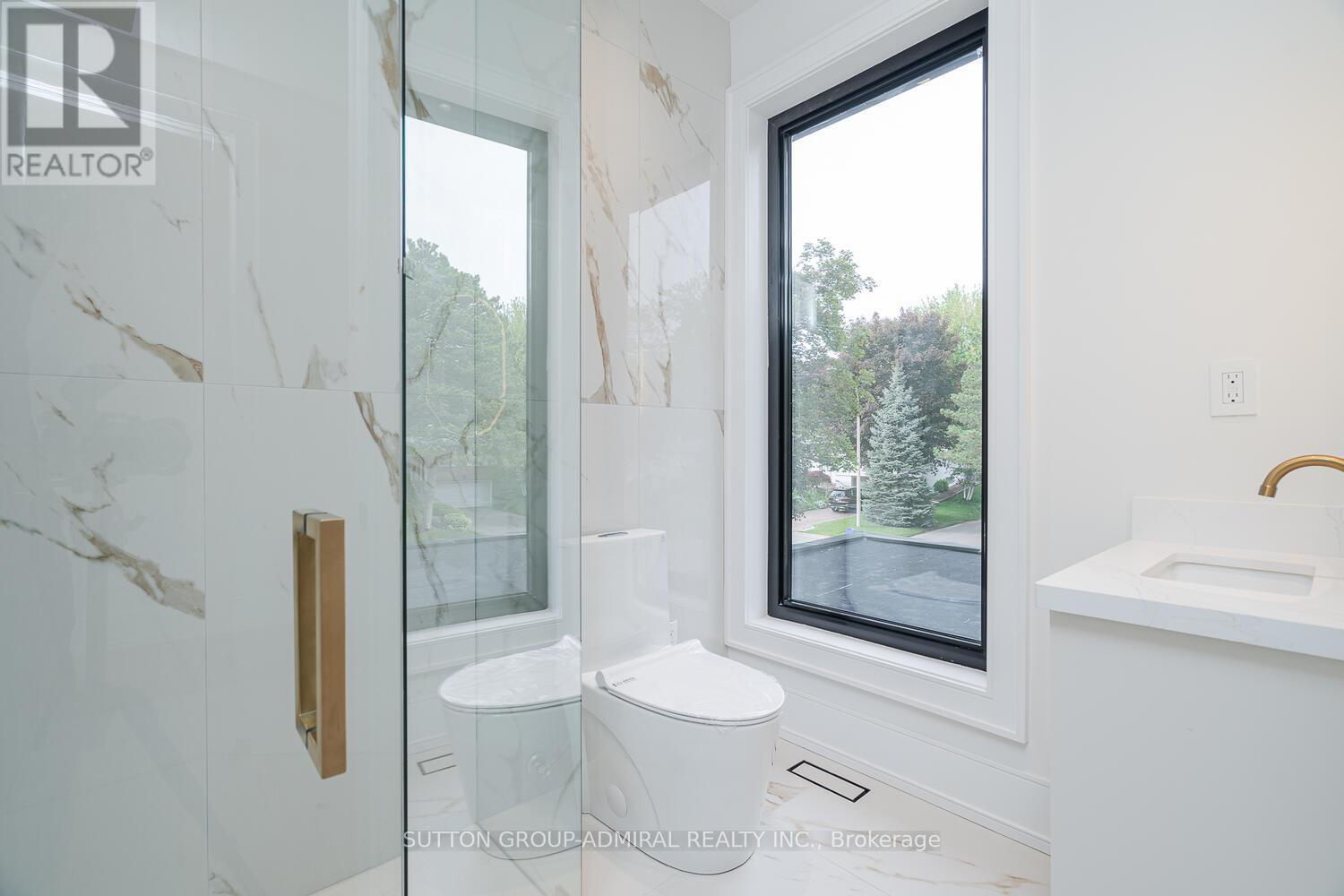 Photo 34 of 98 Babcombe Drive, Markham ON