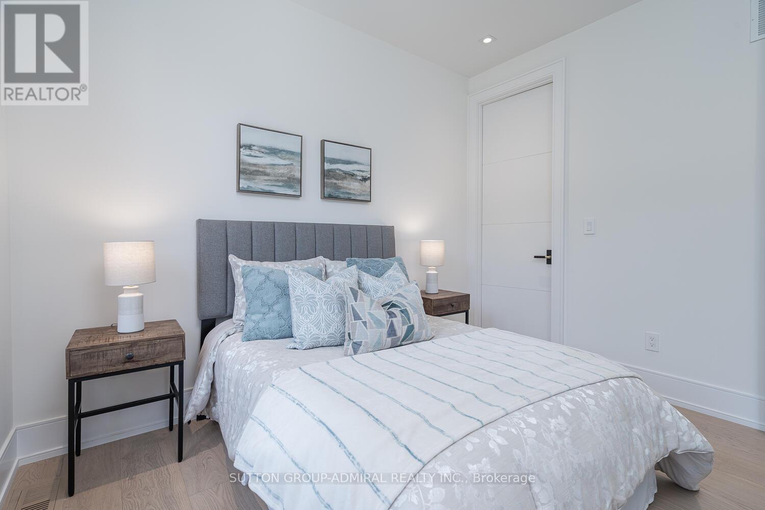 Photo 36 of 98 Babcombe Drive, Markham ON