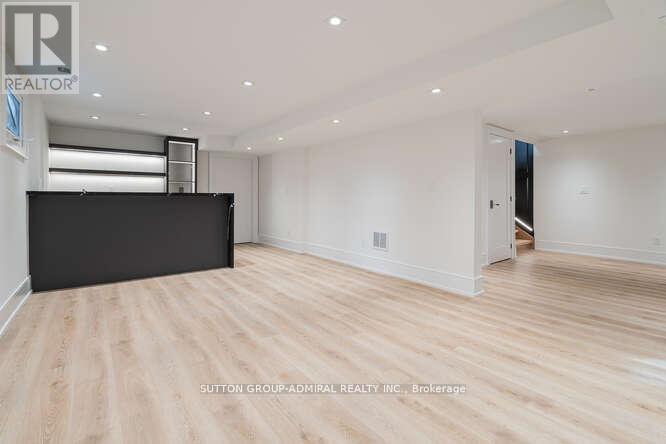 Photo 38 of 98 Babcombe Drive, Markham ON