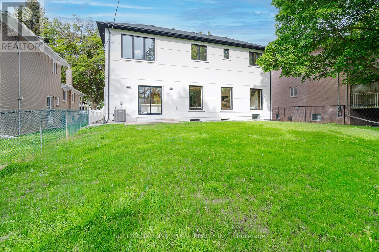 Photo 44 of 98 Babcombe Drive, Markham ON