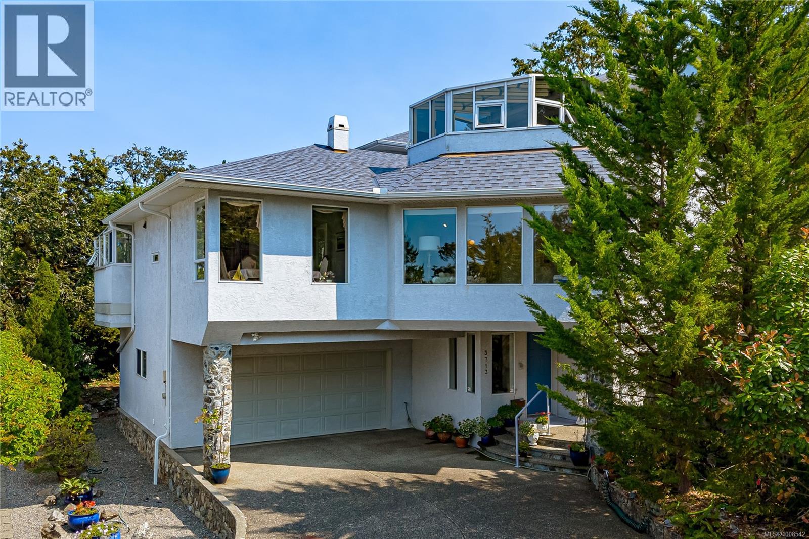 Photo 2 of 3713 Pointer Pl, Saanich BC
