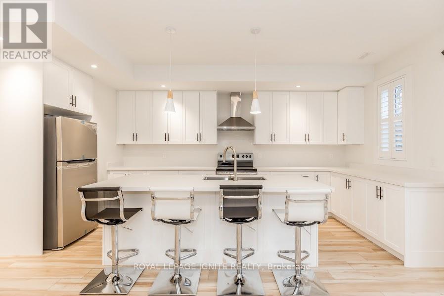 Photo 6 of 781 Oliva Street, Pickering ON