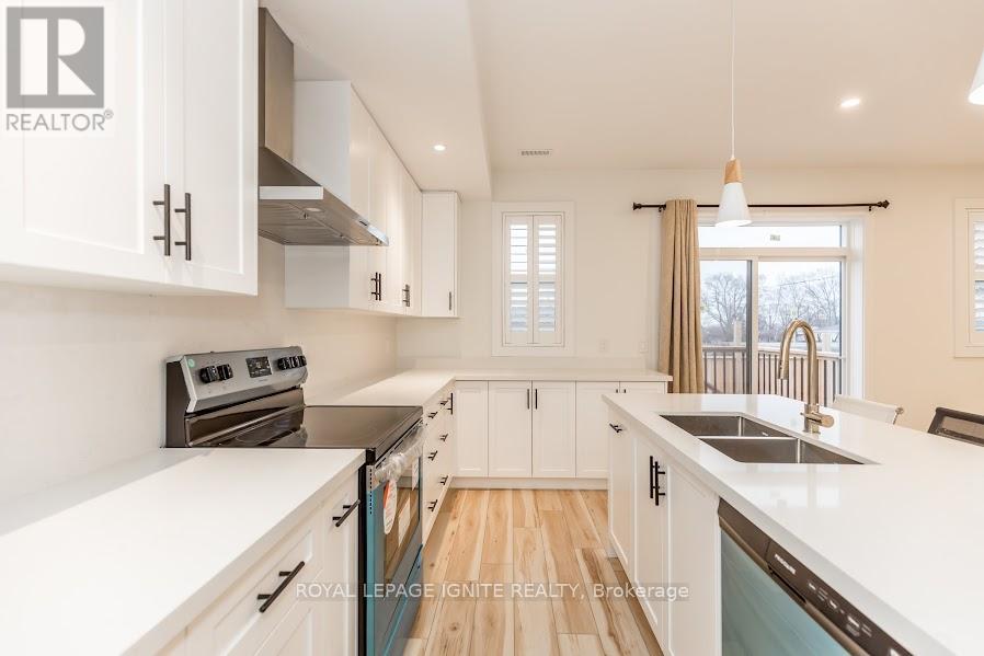 Photo 35 of 781 Oliva Street, Pickering ON