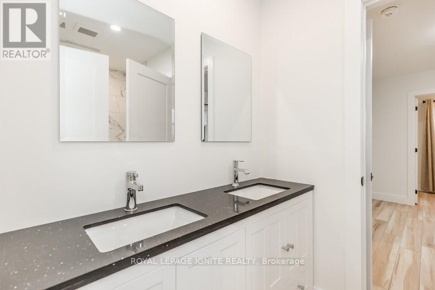 Photo 3 of 781 Oliva Street, Pickering ON