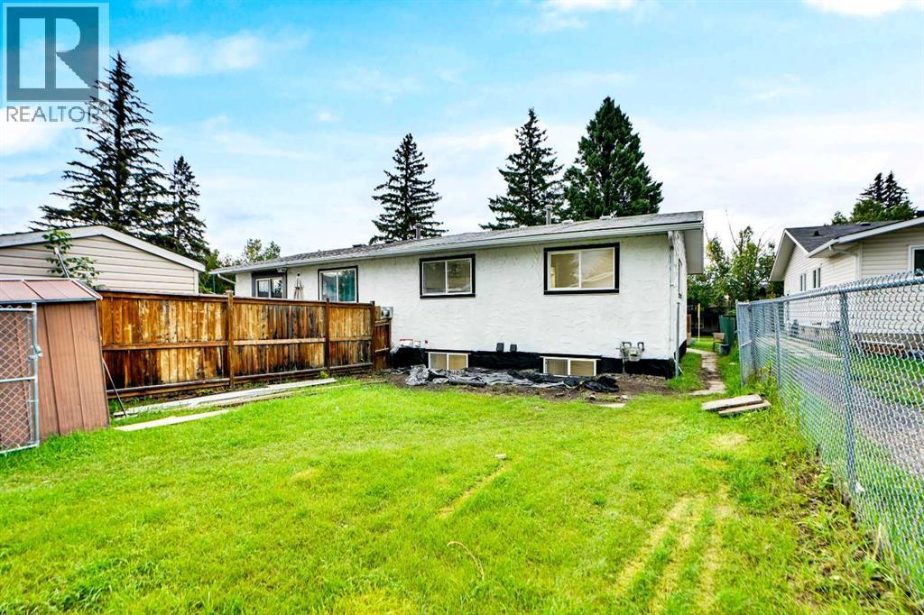 Single Family House Bi-level for Sale in B Queensland Drive SE Queensland Calgary 