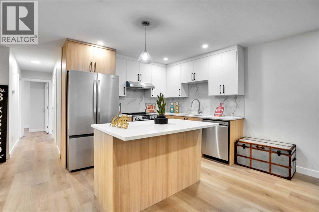 Single Family House Bi-level for Sale in B Queensland Drive SE Queensland Calgary 