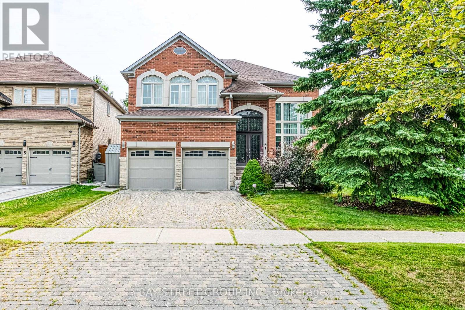Photo 1 of 3 Edenbrook Crescent, Richmond Hill ON