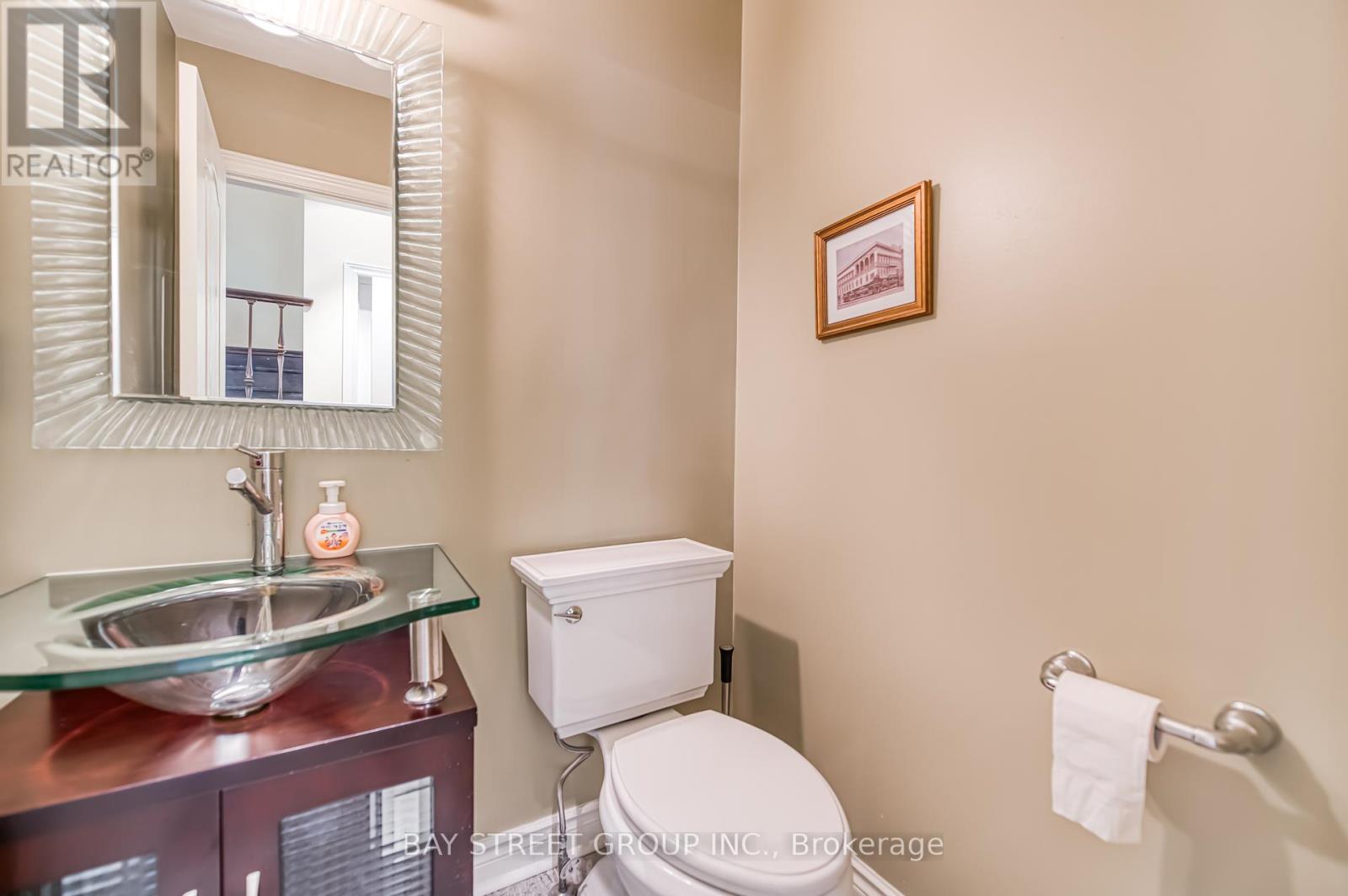 Photo 10 of 3 Edenbrook Crescent, Richmond Hill ON