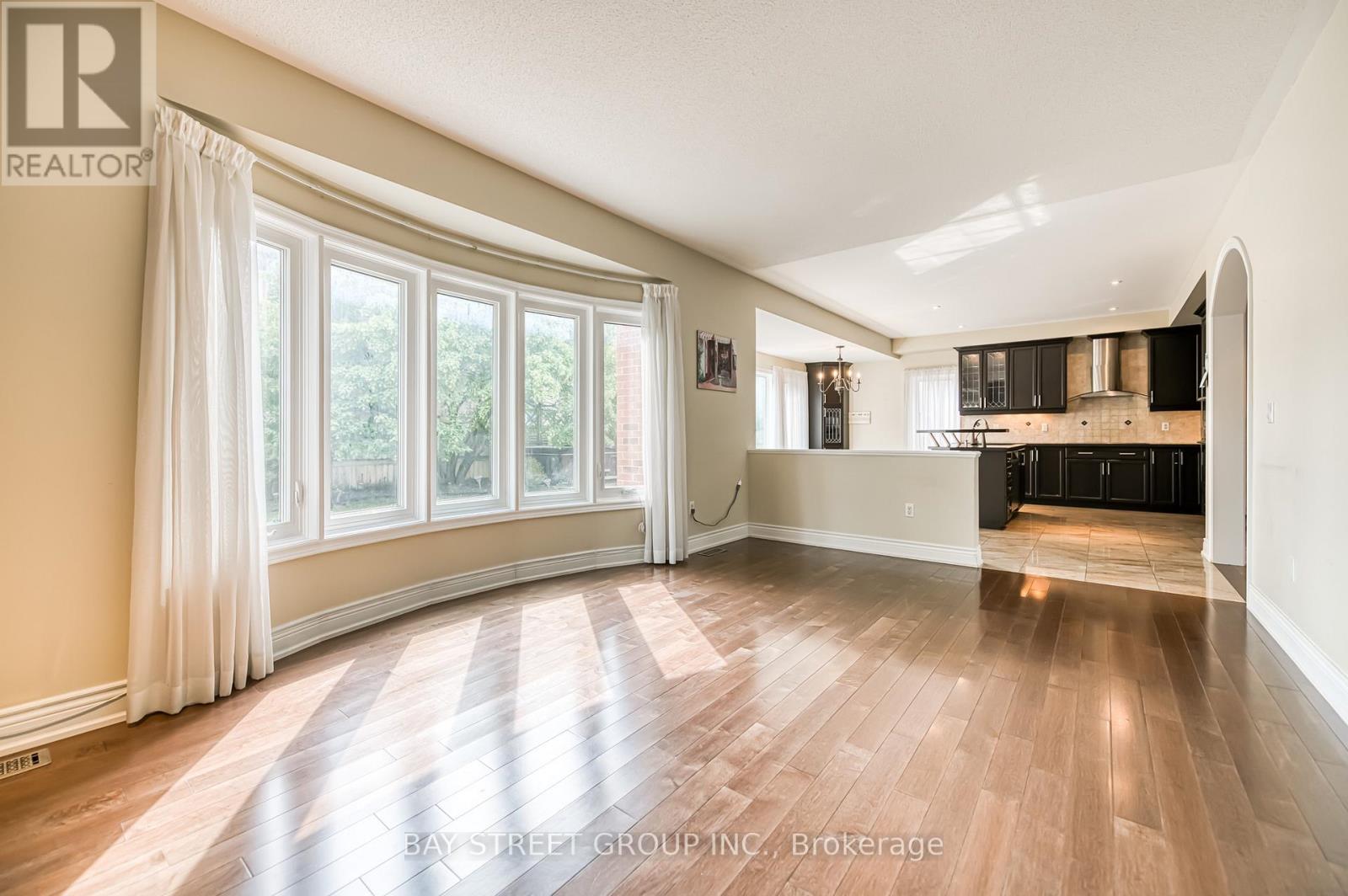 Photo 13 of 3 Edenbrook Crescent, Richmond Hill ON