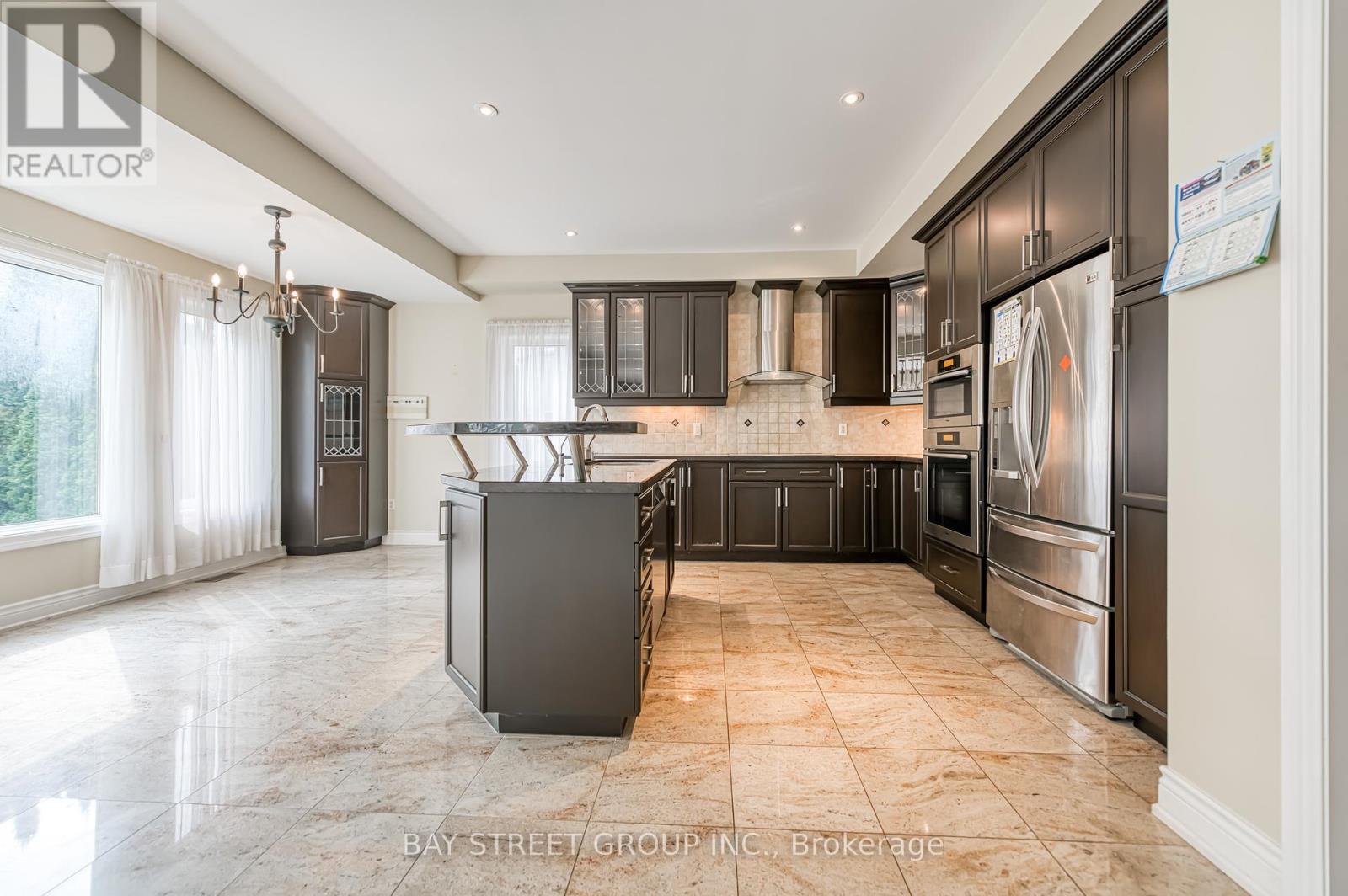 Photo 14 of 3 Edenbrook Crescent, Richmond Hill ON