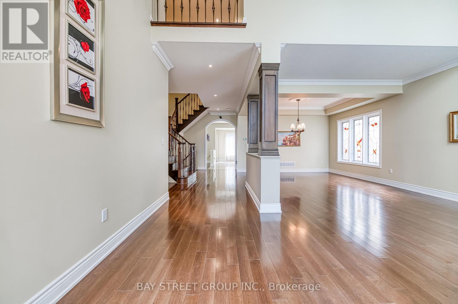 Photo 2 of 3 Edenbrook Crescent, Richmond Hill ON