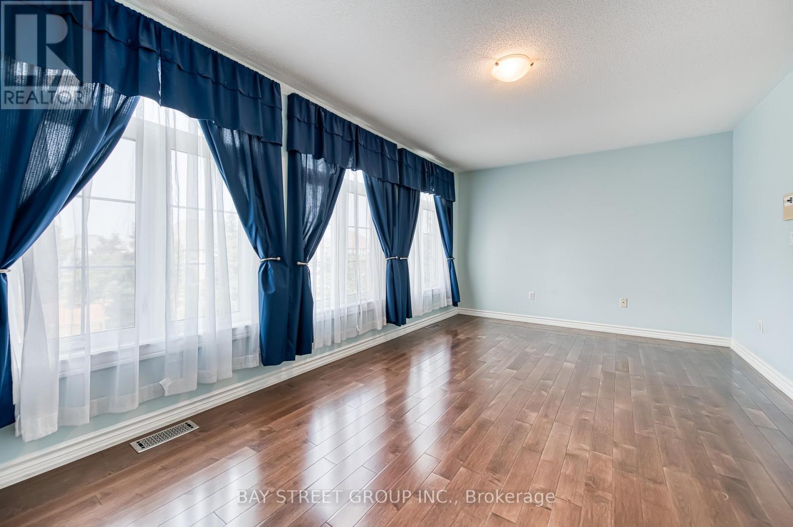 Photo 29 of 3 Edenbrook Crescent, Richmond Hill ON