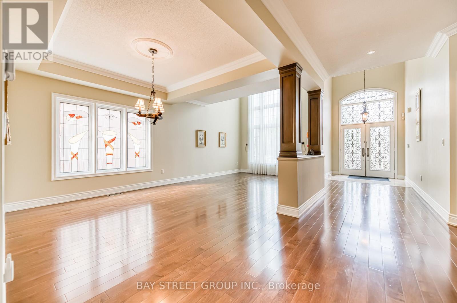 Photo 8 of 3 Edenbrook Crescent, Richmond Hill ON