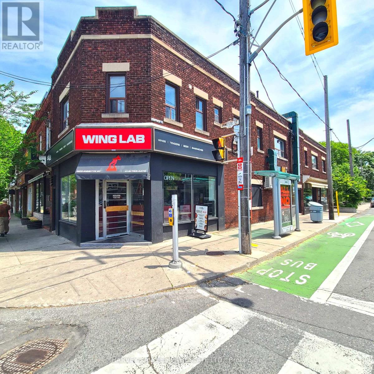 Photo 2 of 1 503 Runnymede Road, Toronto ON