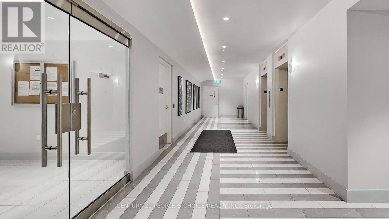 Photo 10 of 827 26 Gibbs Road, Toronto ON