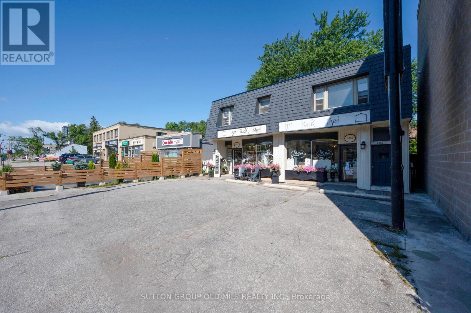 Photo 2 of 2355 Lakeshore Road W, Oakville ON