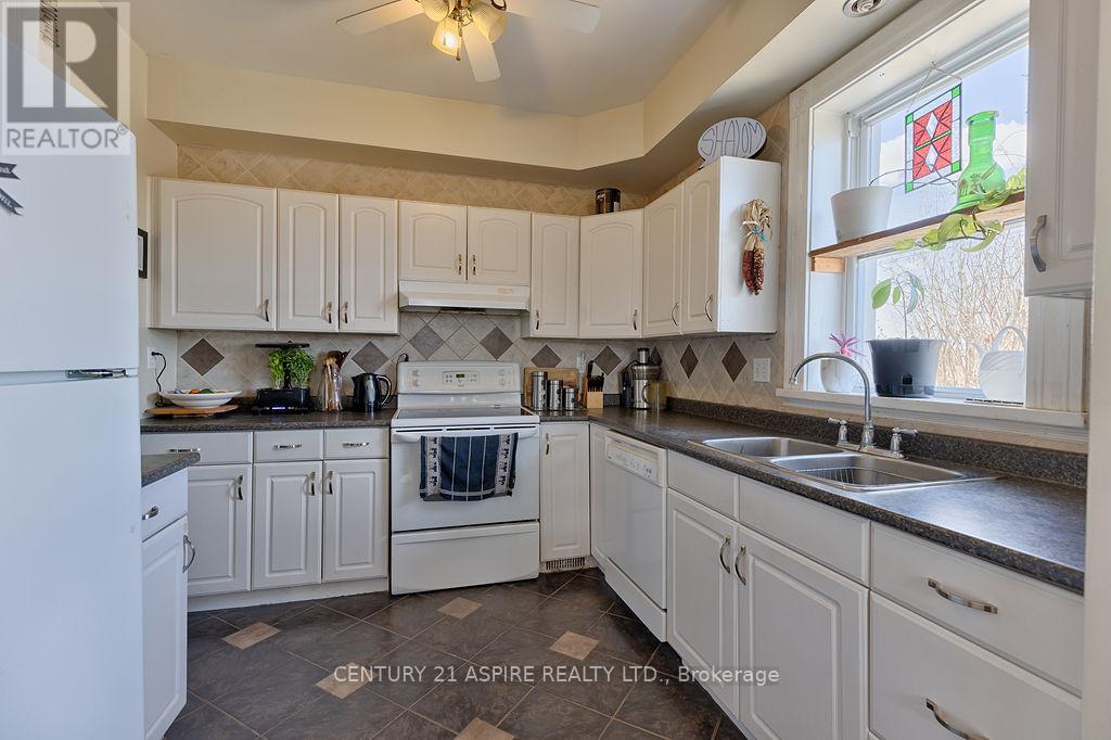 Photo 11 of 3802 Mclaughlin Road, Whitewater Region ON