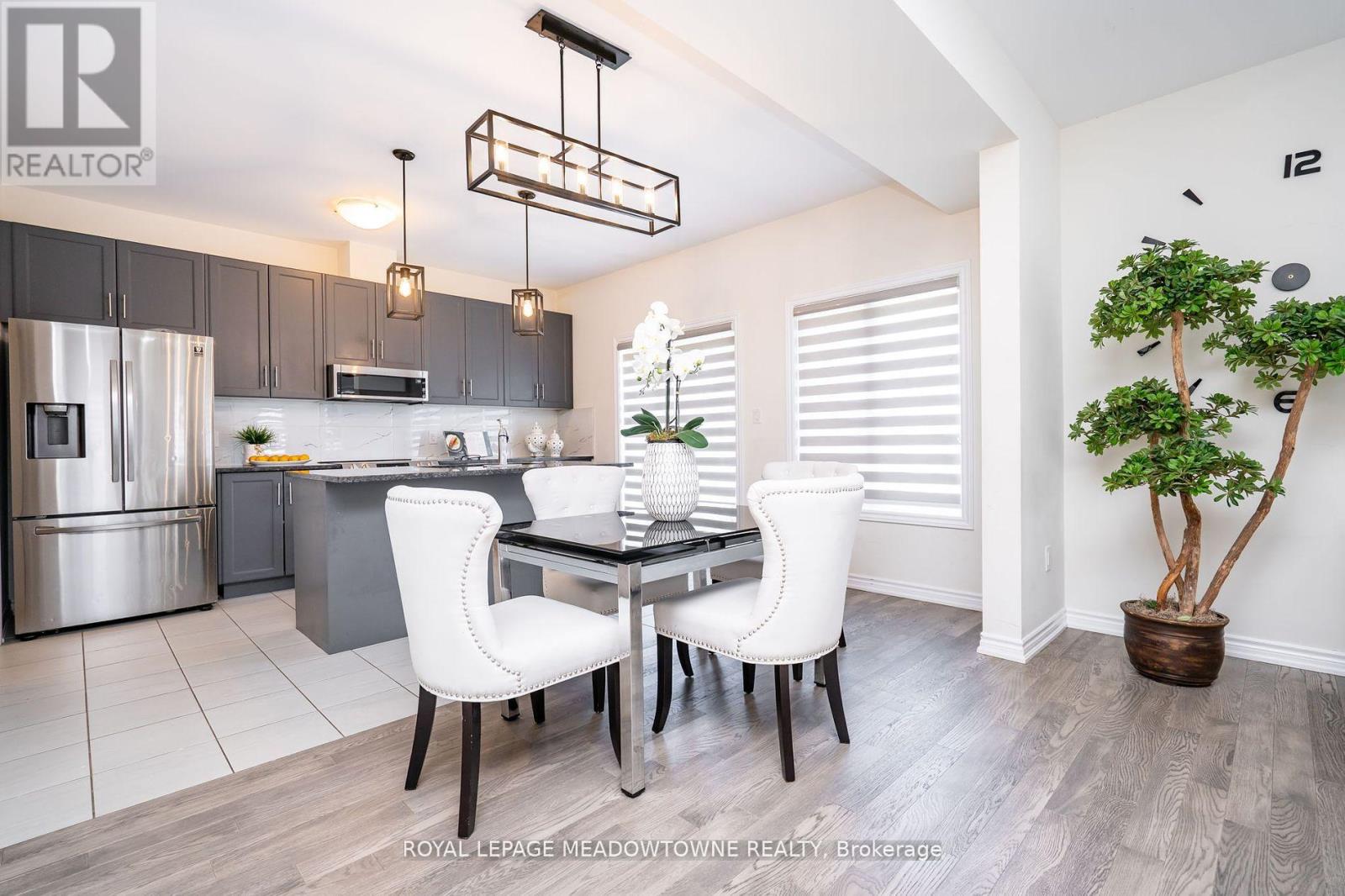 Photo 10 of 16 Bethune Avenue, Welland ON